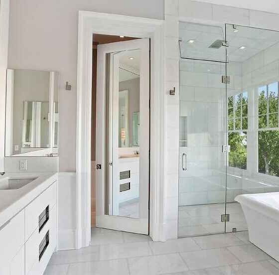 Bathtub doors