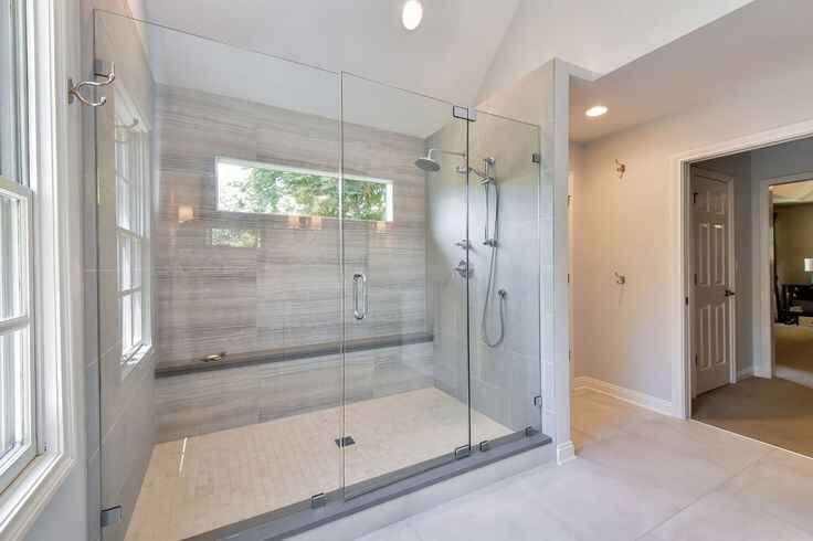 Bathtub doors